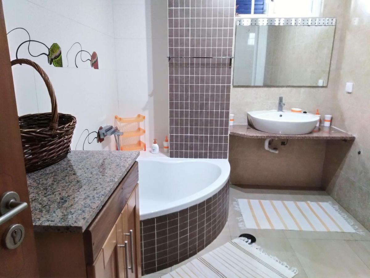 Guest House Host O Morro Castelo Branco  Екстер'єр фото